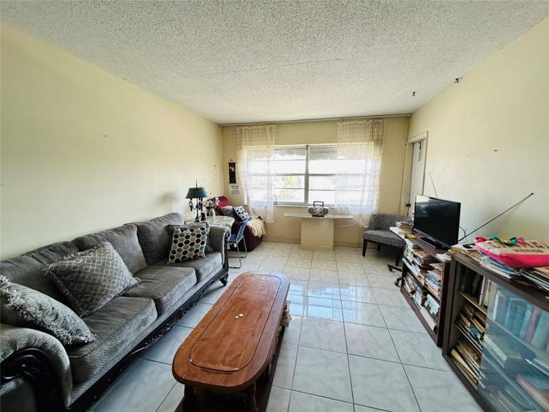 1 bedroom Condominium at 4451 NW 16th Street #k308, Lauderhill East, Fort Lauderdale — photo 4