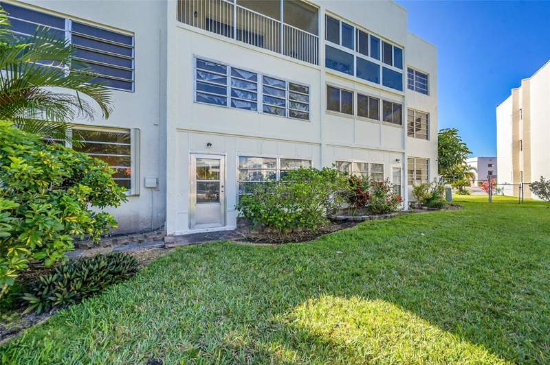 2 bedroom Condominium at 6800 Royal Palm Boulevard #102, Royal Park Gardens, Margate — photo 4