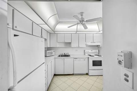 6800 Royal Palm Boulevard #102, Margate FL - photo 10 of 28