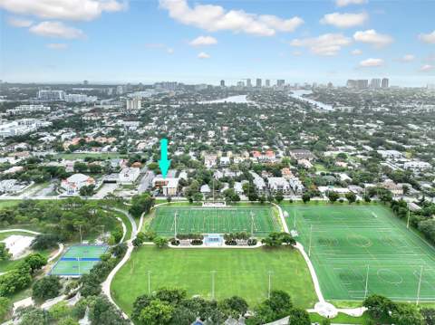 744 NE 14th Avenue #4, Fort Lauderdale FL - photo 6 of 37
