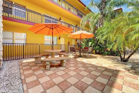 744 NE 14th Avenue #4, Fort Lauderdale FL - photo 11 of 37