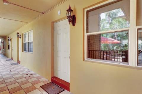 744 NE 14th Avenue #4, Fort Lauderdale FL - photo 13 of 37