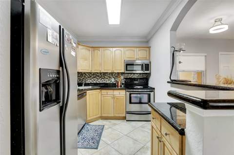 744 NE 14th Avenue #4, Fort Lauderdale FL - photo 17 of 37