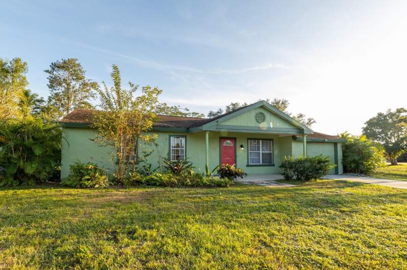 3 bedroom Single Family Residence at 1382 SE Vestridge Lane, Port St Lucie Sec 49, Port St. Lucie — photo 2