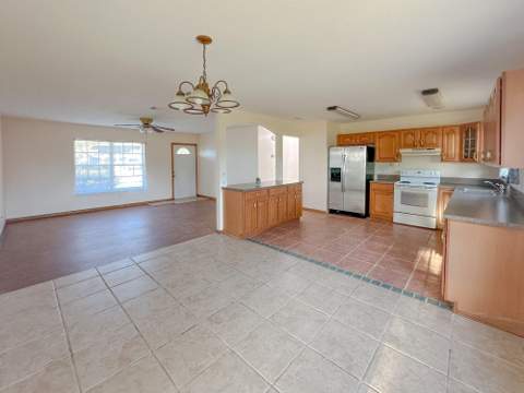 1382 SE Vestridge Lane, Port St. Lucie FL - photo 10 of 43