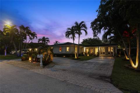 2501 NW 8th Avenue, Wilton Manors FL - photo 7 of 56