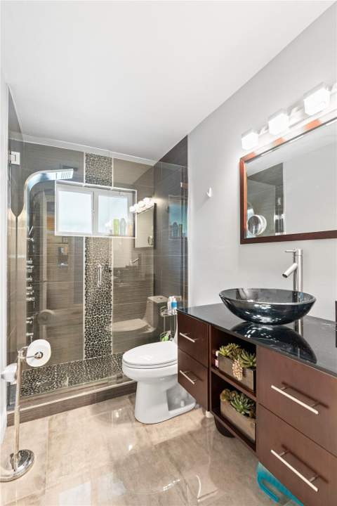 2501 NW 8th Avenue, Wilton Manors FL - photo 17 of 56