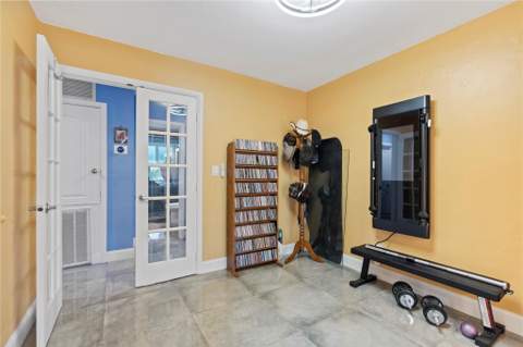 2501 NW 8th Avenue, Wilton Manors FL - photo 19 of 56