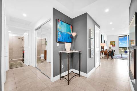 315 NE 3rd Avenue #1008, Fort Lauderdale FL - photo 6 of 44