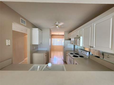 7763 Southampton Terrace #314, Tamarac FL - photo 12 of 25