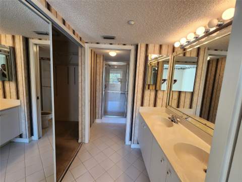 7763 Southampton Terrace #314, Tamarac FL - photo 19 of 25