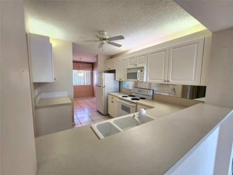 7763 Southampton Terrace #314, Tamarac FL - photo 13 of 25