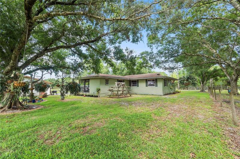 3 bedroom Single Family Residence at 10100 W Midway Road, Metes & Bounds, Fort Pierce — photo 4
