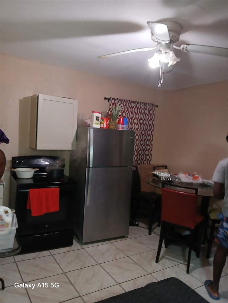 5 bedroom Single Family Residence at 761 NE 43rd Court, Highview Park 48-28 B, Deerfield Beach — photo 2