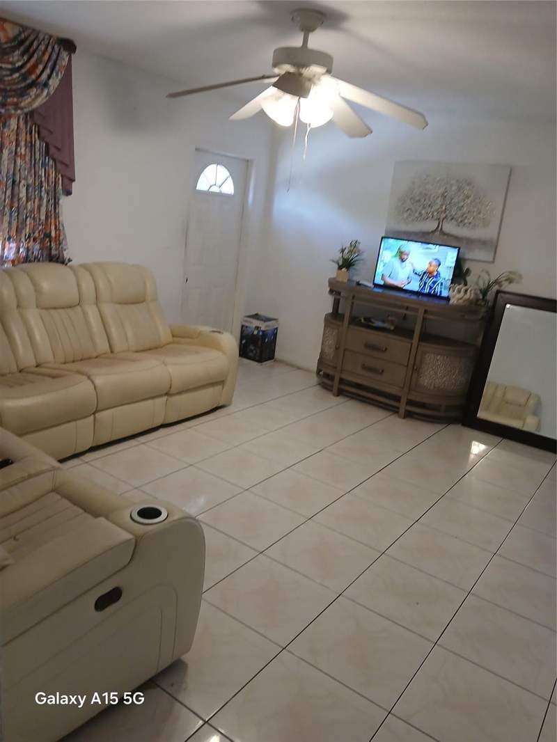 5 bedroom Single Family Residence at 761 NE 43rd Court, Highview Park 48-28 B, Deerfield Beach — photo 3