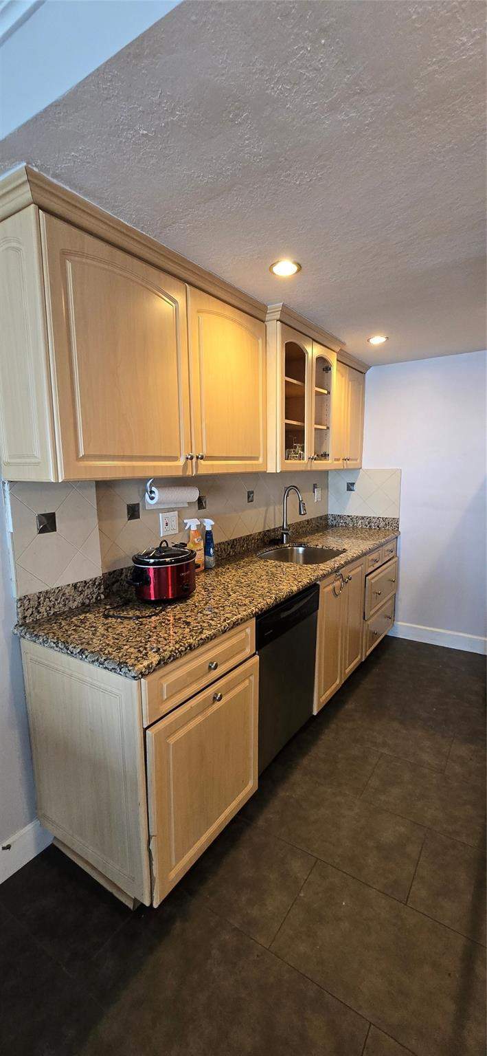 2 bedroom Condominium at 200 S Birch Road #121, Leisure Beach South, Fort Lauderdale — photo 4