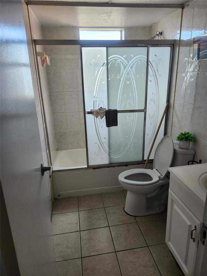2 bedroom Condominium at 2840 Somerset Drive #404 M, Somerset, Lauderdale Lakes — photo 3