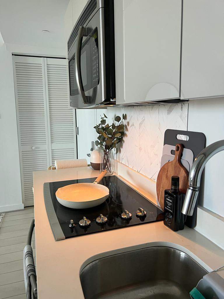 2 bedroom Condominium at 2602 E Hallandale Beach Boulevard #R1010, Beachwalk, Hallandale Beach — photo 3