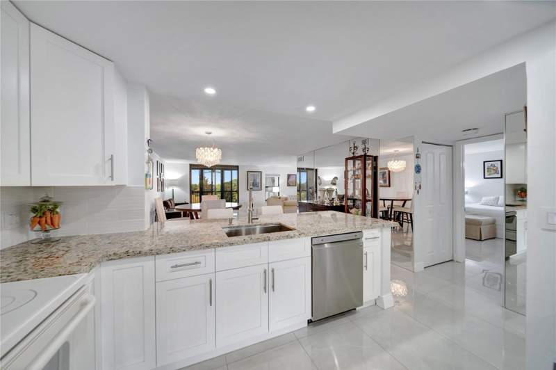 2 bedroom Condominium at 3521 Environ Boulevard #B410, Lakes of Environ Condominium Association , Lauderhill — photo 3