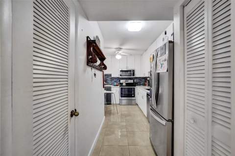 4060 N Hills Drive #32, Hollywood FL - photo 15 of 45