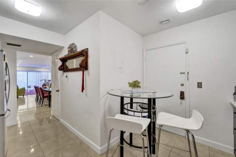 4060 N Hills Drive #32, Hollywood FL - photo 20 of 45