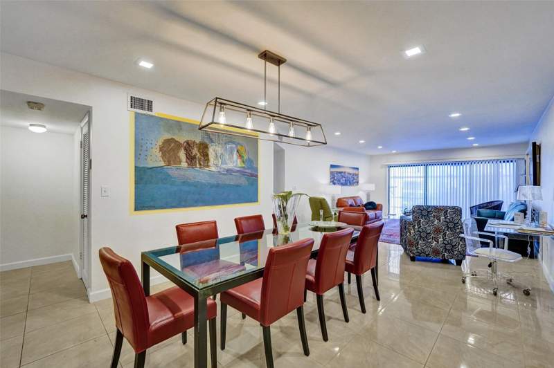 2 bedroom Condominium at 4060 N Hills Drive #32, Emerald Hills Country Clu, Hollywood — photo 3