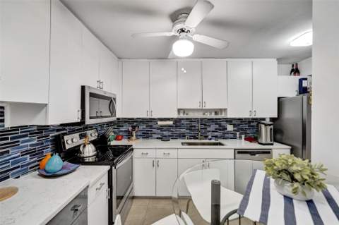 4060 N Hills Drive #32, Hollywood FL - photo 17 of 45