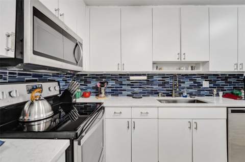 4060 N Hills Drive #32, Hollywood FL - photo 24 of 45