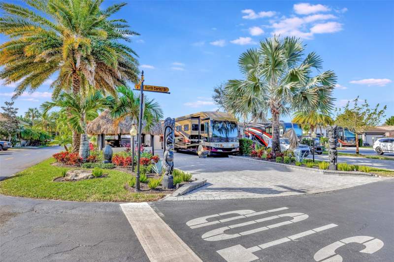 1 bedroom Condominium at 291 N Cortez Drive #291, Aztec Rv Resort land cond, Margate — photo 2