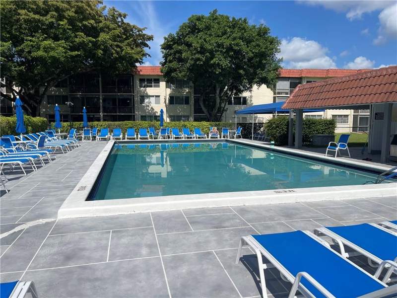 2 bedroom Condominium at 9410 N Hollybrook Lake Drive #310, Hollybrook Golf & Tennis, Pembroke Pines — photo 2