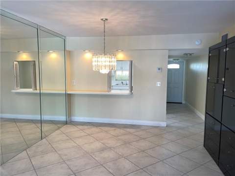 9410 N Hollybrook Lake Drive #310, Pembroke Pines FL - photo 6 of 10
