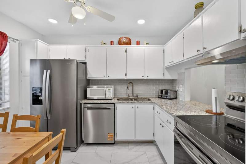 2 bedroom Condominium at 224 Lake Constance Drive ##224, Golden Lakes Village, West Palm Beach — photo 5