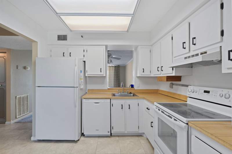 2 bedroom Condominium at 4550 NW 18th Avenue #301, Waters Edge Towers Condo, Deerfield Beach — photo 3