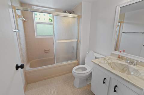 4550 NW 18th Avenue #301, Deerfield Beach FL - photo 20 of 24