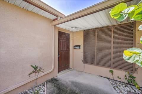 8720 Pasadena Boulevard, Pembroke Pines FL - photo 6 of 43