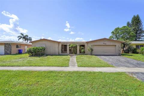 8720 Pasadena Boulevard, Pembroke Pines FL - photo 9 of 43