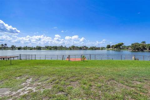 8720 Pasadena Boulevard, Pembroke Pines FL - photo 17 of 43