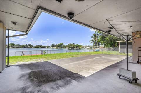 8720 Pasadena Boulevard, Pembroke Pines FL - photo 20 of 43