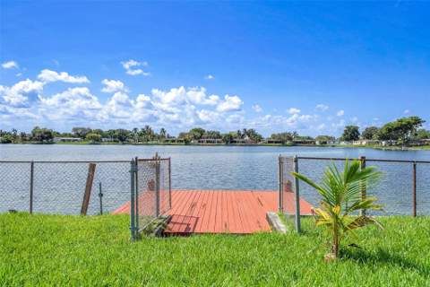 8720 Pasadena Boulevard, Pembroke Pines FL - photo 21 of 43