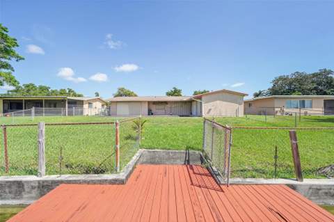 8720 Pasadena Boulevard, Pembroke Pines FL - photo 23 of 43