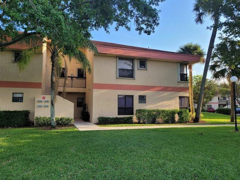 3 bedroom Condominium at 2744 S Carambola Circle #1919, Applewood Village 2, Coconut Creek — photo 2