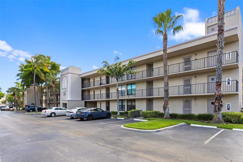 2 bedroom Condominium at 16 Royal Palm Way #302, Boca Bayou, Boca Raton — photo 3