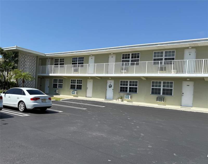 1 bedroom Stock Cooperative at 1105 S Riverside Drive #205, Fairbanks Terrace Co-op, Pompano Beach — photo 5