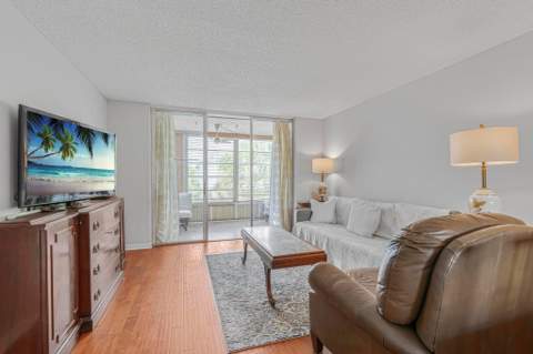 3000 NW 48th Terrace #423, Lauderdale Lakes FL - photo 9 of 24