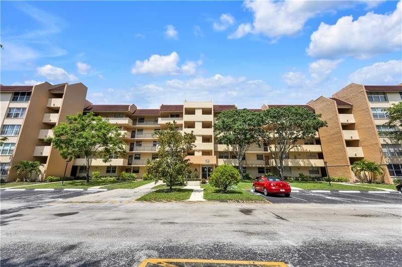 2 bedroom Condominium at 7080 Environ Boulevard #522, Environ II, Lauderhill — photo 2