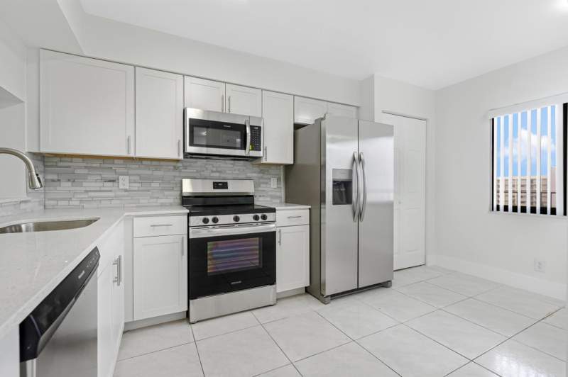 2 bedroom Condominium at 2200 S Cypress Bend Drive #805, Cypress Bend Condo II, Pompano Beach — photo 2