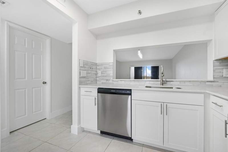 2 bedroom Condominium at 2200 S Cypress Bend Drive #805, Cypress Bend Condo II, Pompano Beach — photo 5