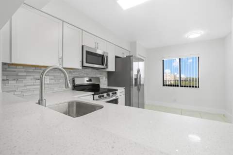 2200 S Cypress Bend Drive #805, Pompano Beach FL - photo 8 of 27