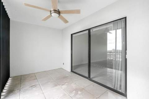 2200 S Cypress Bend Drive #805, Pompano Beach FL - photo 22 of 27