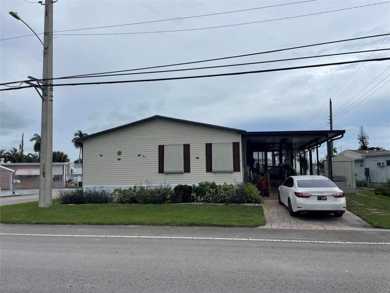 3 bedroom Mobile Home at 8580 SW 17th Street, Park City Sec One 49-11 B, Davie — photo 2